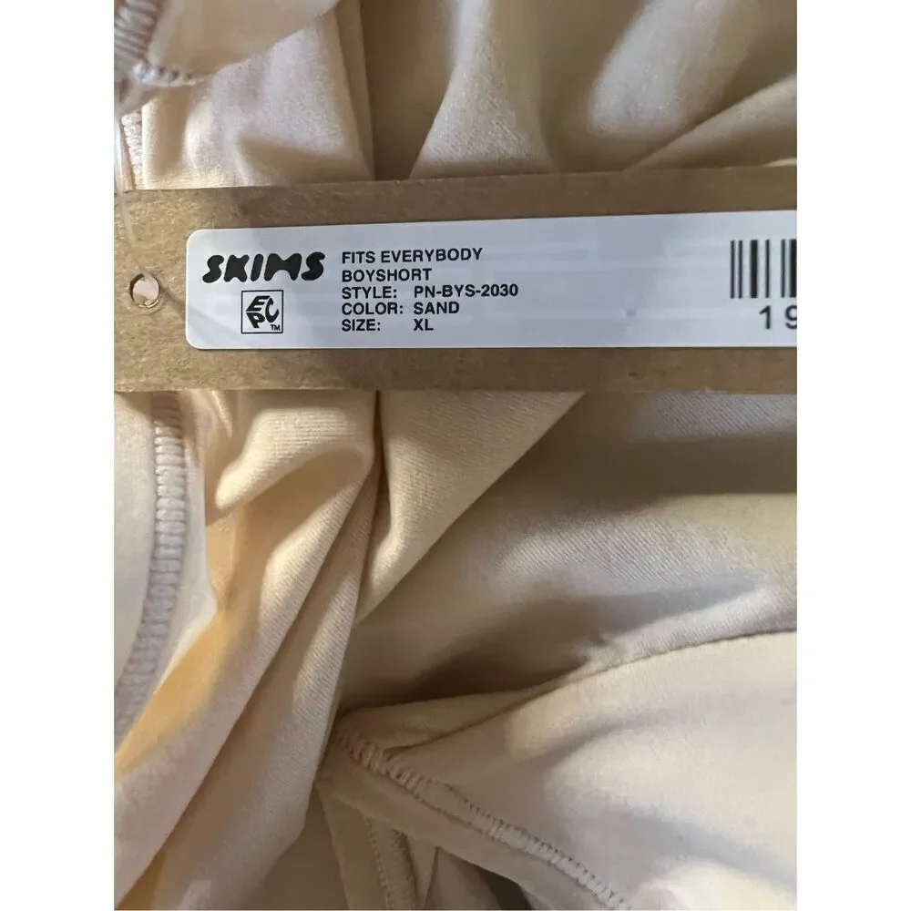 Skims Women's Sand Fits Everybody Boyshort Size XL  (NWT) - Picture 4 of 5